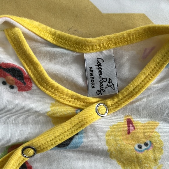 Copper Pearl x Sesame Street Newborn Knot Gown in Sesame Scribbles - Picture 3 of 4